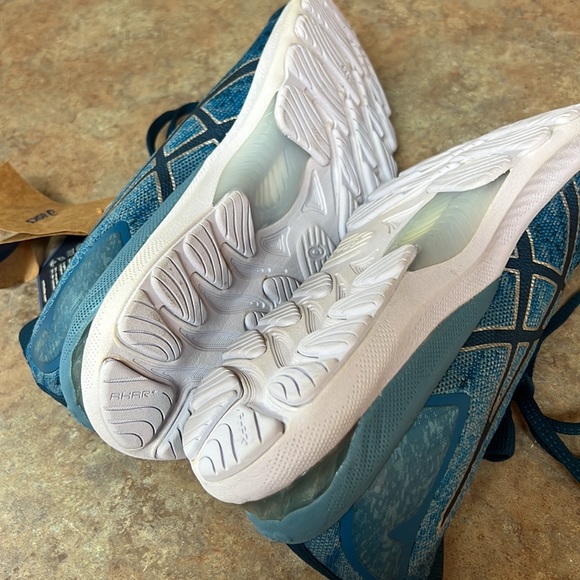 EASICS - Picture 6 of 9